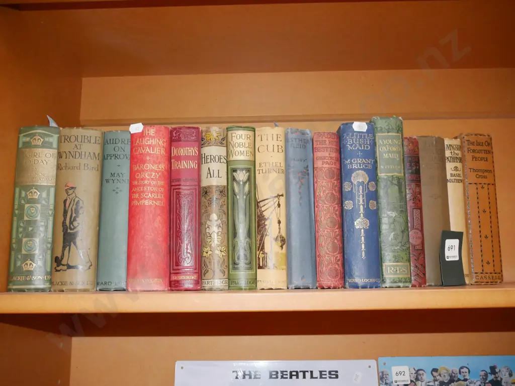 vintage books Image 1++