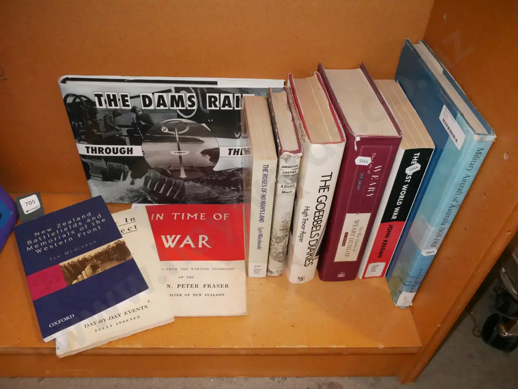 military and war books Image 1++