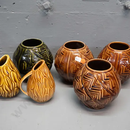 6 pieces "Celtic" Irish pottery items with geometric incised patterns - 2 small handled jug vases, 4 ball shaped, green