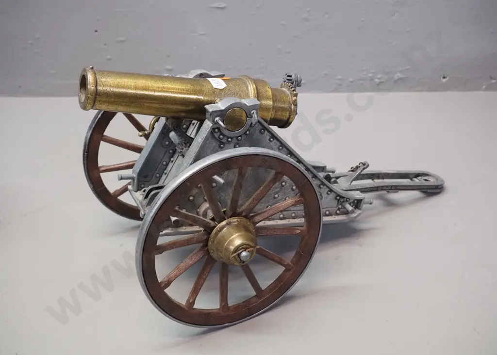 cast metal and faux wood composite cannon model with working geared parts, marked "Mortero 1895" H-190 L-350 Image 1++