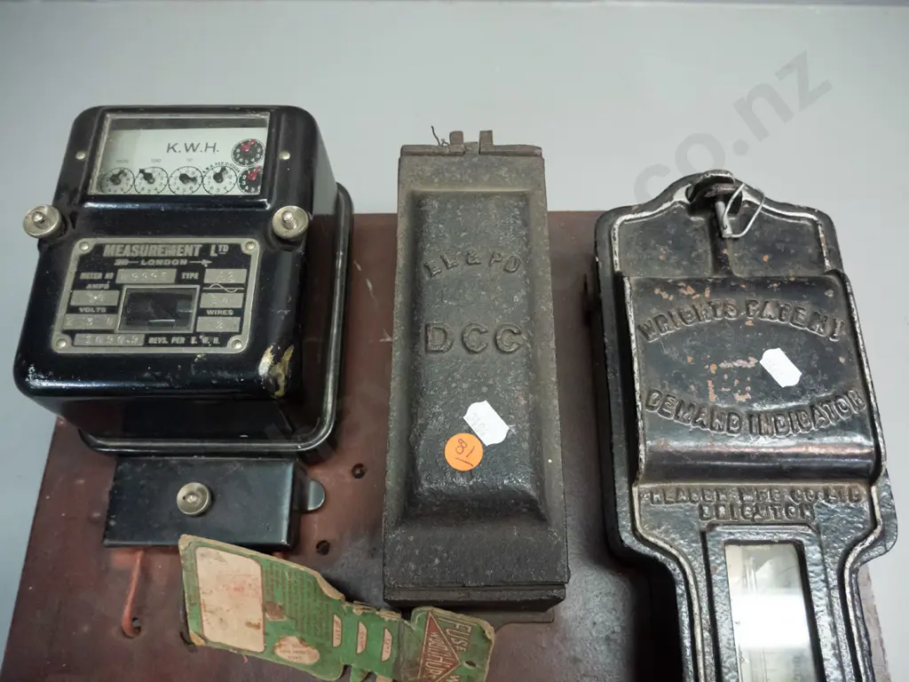 vintage electric meter board with assorted meters, fuses etc and a small fuse wire card - glass window on one meter is Image 1++