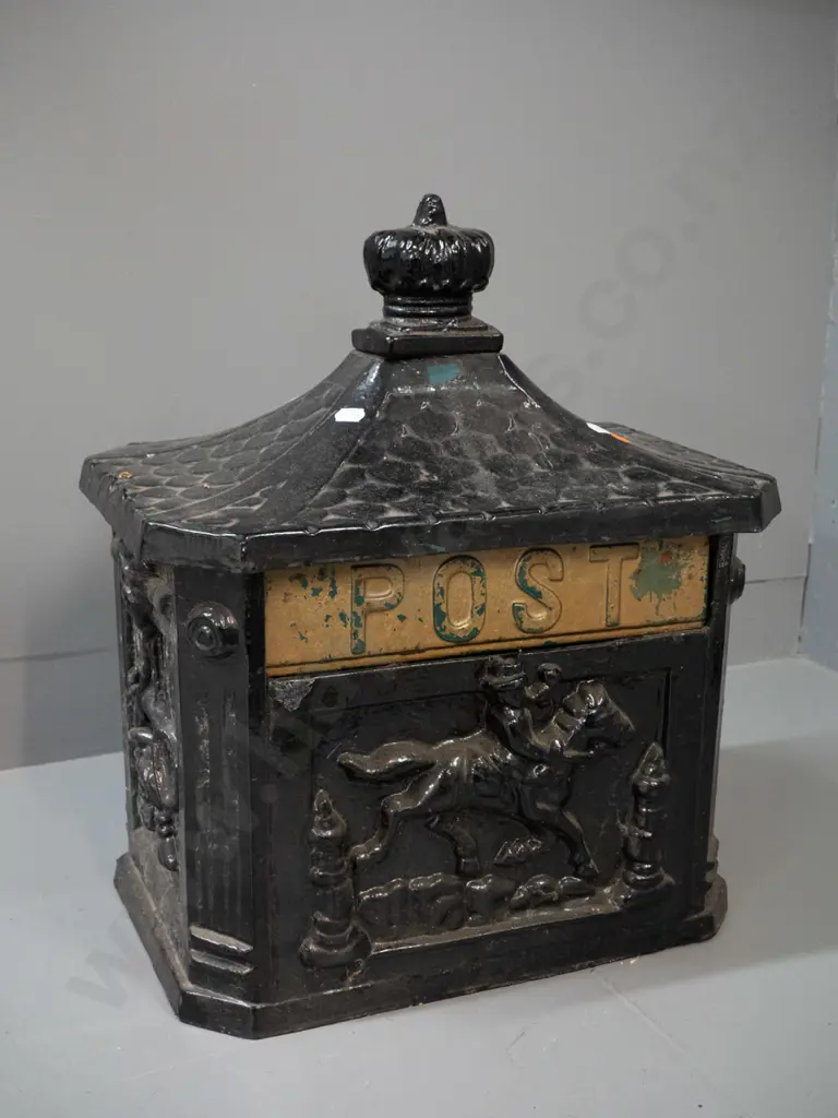 reproduction cast iron mail box with flap marked Post, some paint chipping, door sticks a bit, no key H-480 W-400 D-280 Image 1++