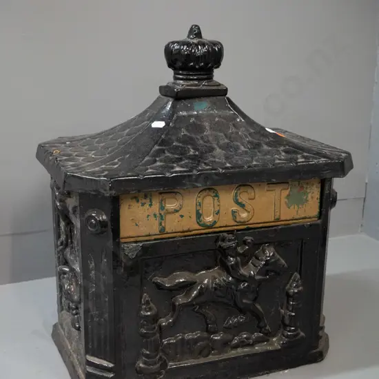 reproduction cast iron mail box with flap marked Post, some paint chipping, door sticks a bit, no key H-480 W-400 D-280