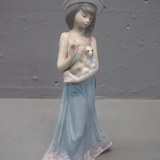 Lladro figurine - girl with puppy No. 5645 H-220