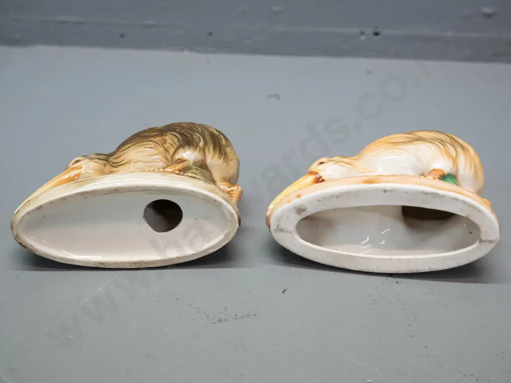2 small kiwi figurines, similar mold, different colours, no maker's marks - both H-85 L-95 Image 1++