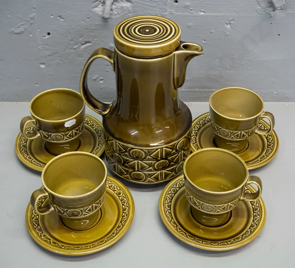 retro olive green Beswick "Zorba" coffee pot and 4 coffee cups & saucers. A few scratches on saucers, slight firing Image 1++