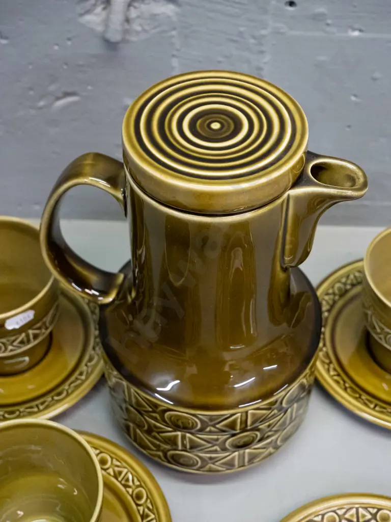 retro olive green Beswick "Zorba" coffee pot and 4 coffee cups & saucers. A few scratches on saucers, slight firing Image 1++