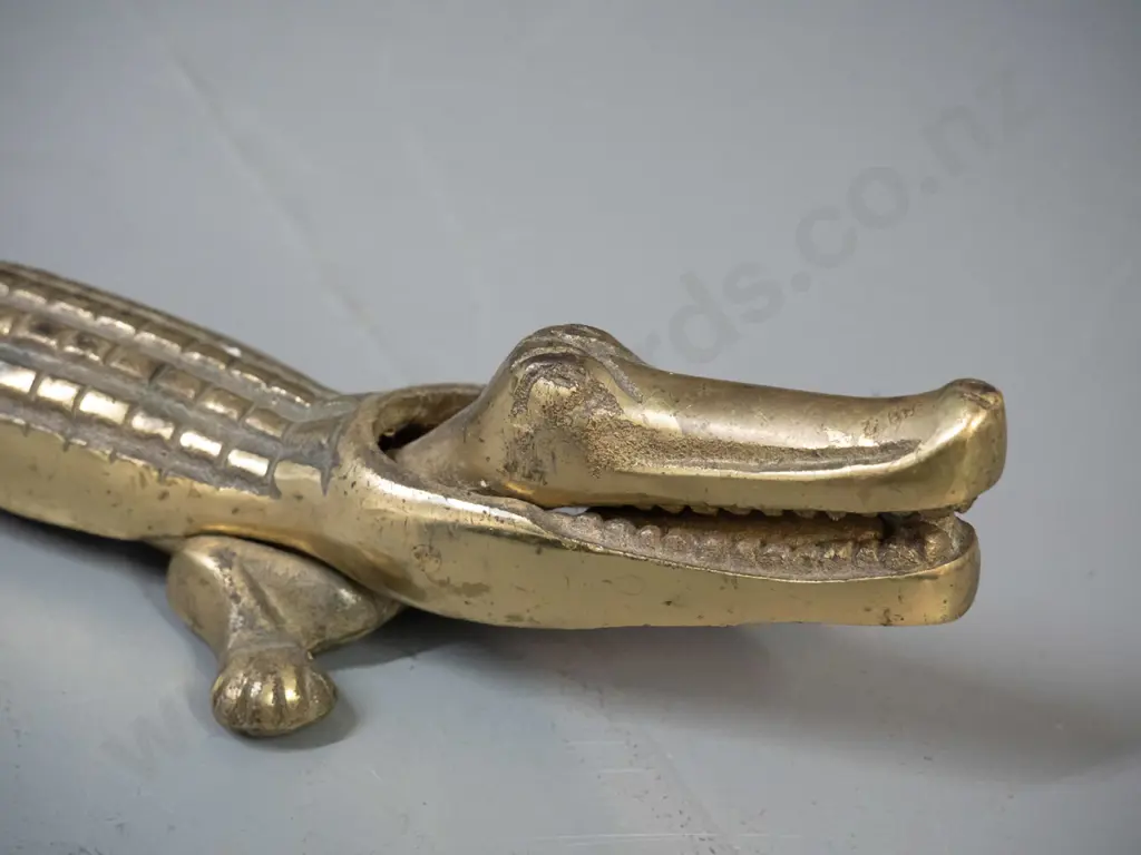large cast brass crocodile nutcracker - minor discolouring to brass L-360 Image 1++
