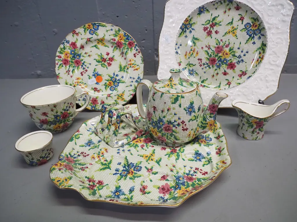 Royal Winton "Queen Anne" tapestry pattern breakfast set with fitted tray and plate, plus extra cake plate. Tray 270x220 Image 1++