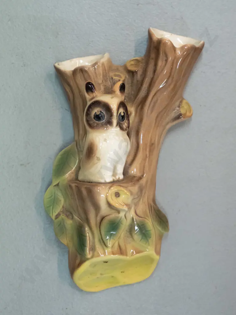 Hornsea double opening wall pocket vase - owl on tree trunk, No. 582. H-165 W-90 Image 1++