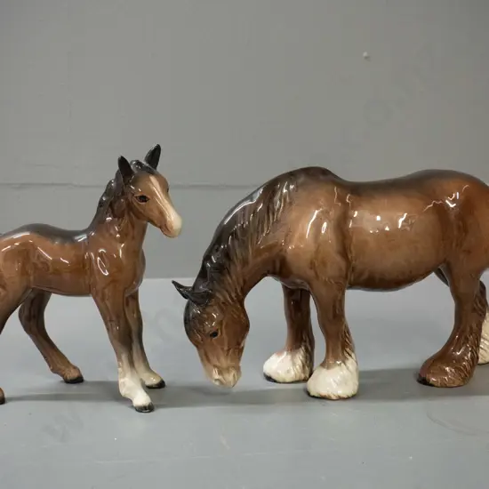 2 Beswick horse figures - draft horse H-140 L-230 and a foal H-150 L-150