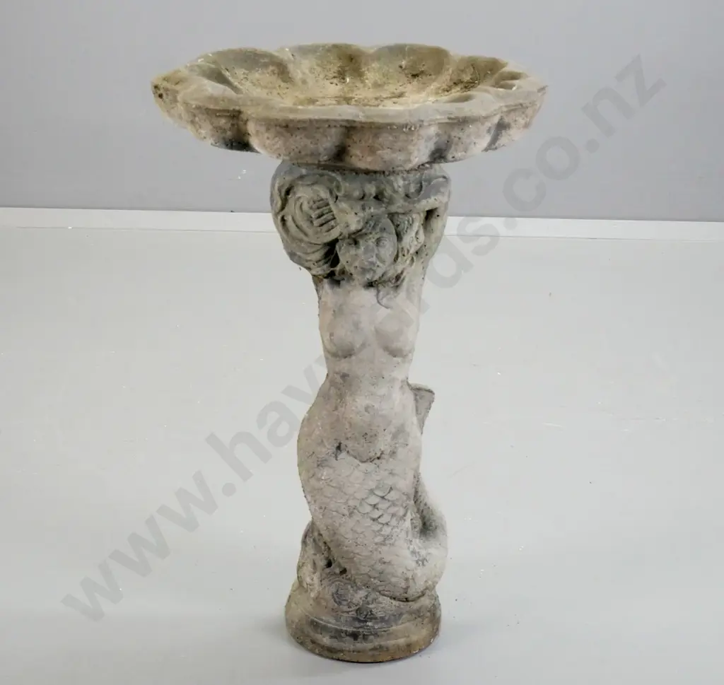 cast concrete 2-piece bird bath with mermaid motif base and scallop shell shaped top H-730 D-480 Image 1++
