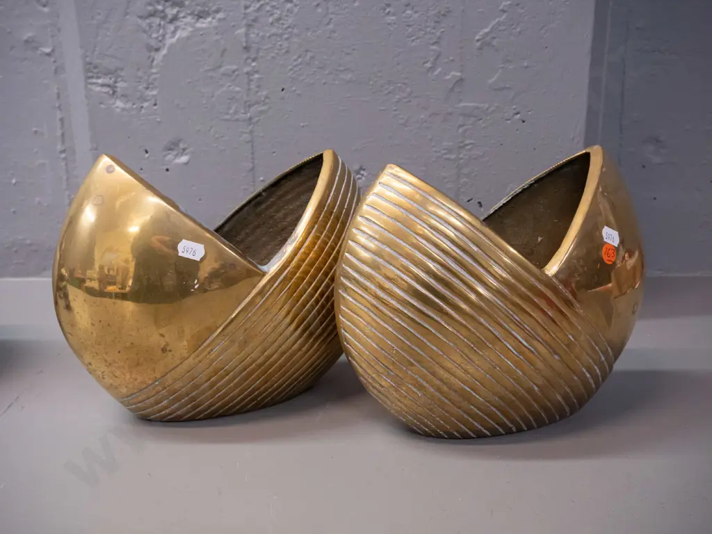 2 Korean brass vases or jardinieres - some discolouration H-210 L-250 Image 1++