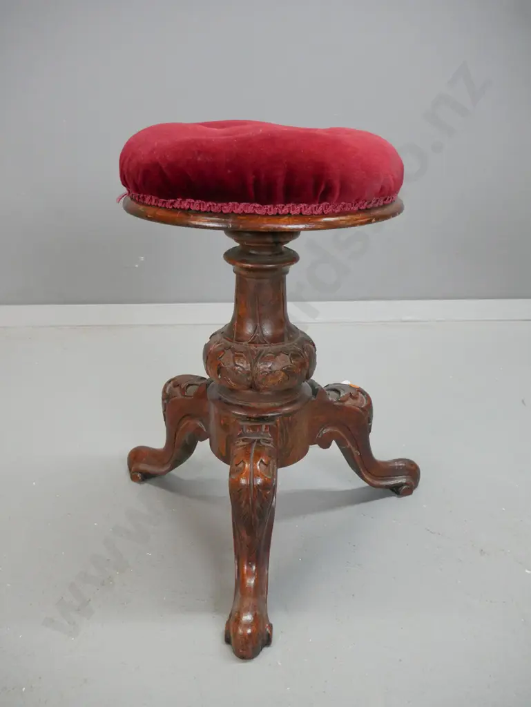 Victorian carved elm piano stool on 3 sweeping carved legs, with buttoned velvet upholstered swivel adjustable seat - Image 1++
