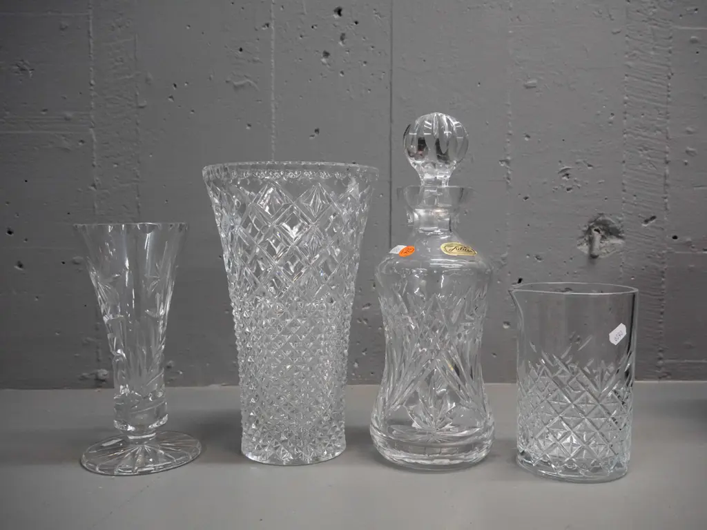 4 pieces of crystal - stoppered decanter with Julia Poland label H-310, 2 vases and a beaker Image 1++