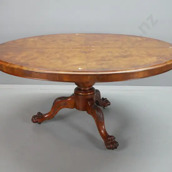 Victorian walnut tilt-top loo table with boxwood stringing & inlay decoration, 3 point pedestal base with carved knees