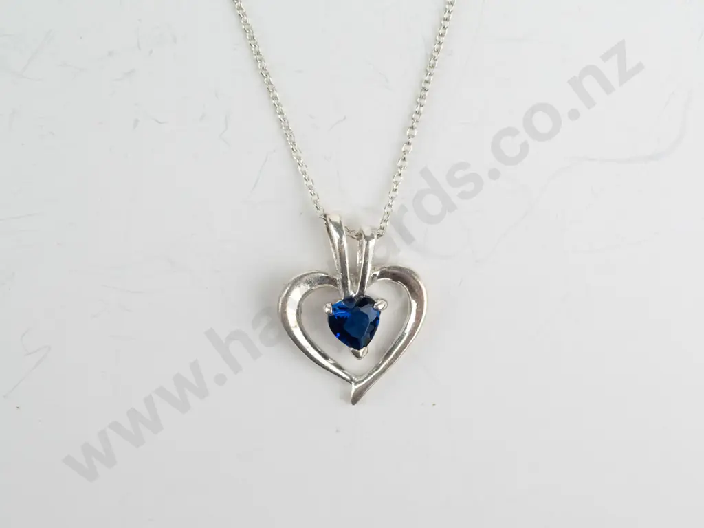 silver heart necklace with sapphire stamped 925 Image 1++
