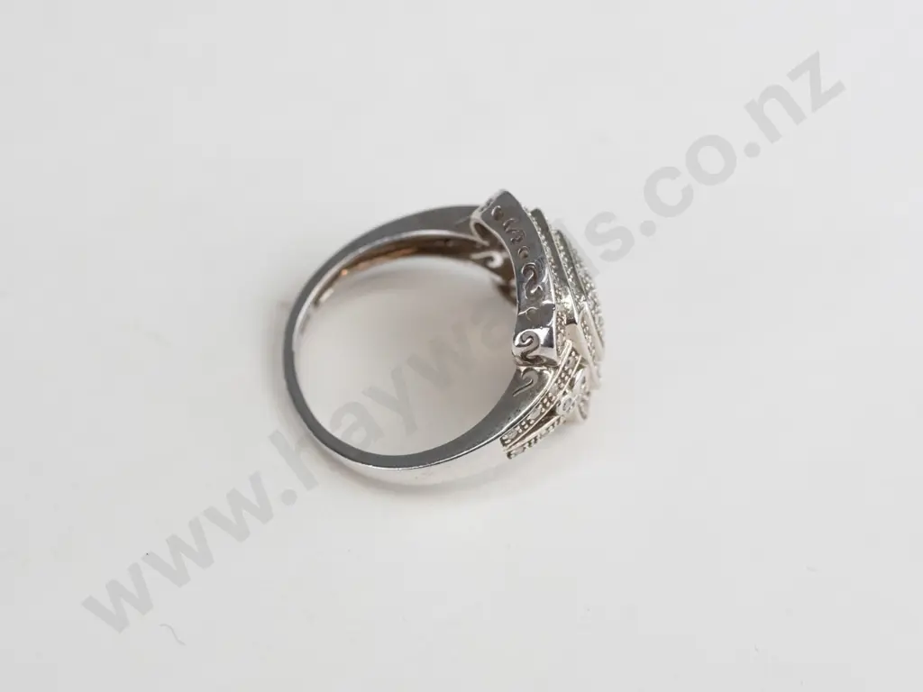 silver marcasite ring stamped 925 Image 1++