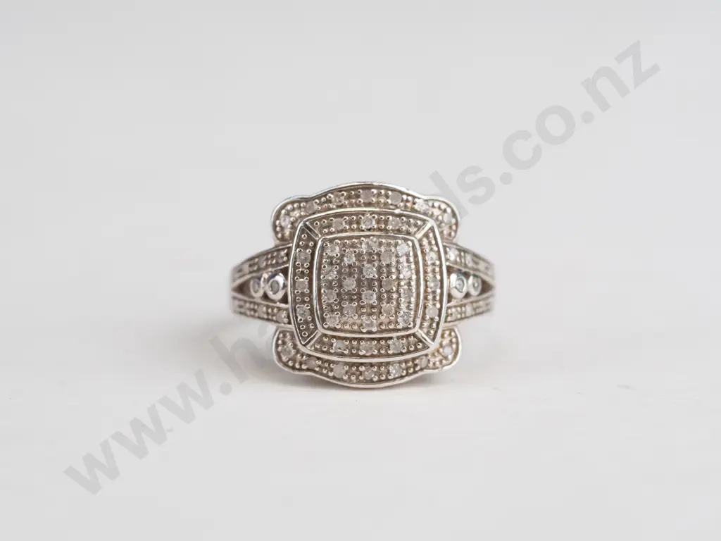 silver marcasite ring stamped 925 Image 1++