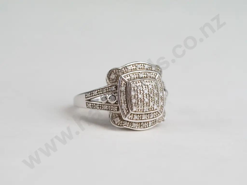 silver marcasite ring stamped 925 Image 1++