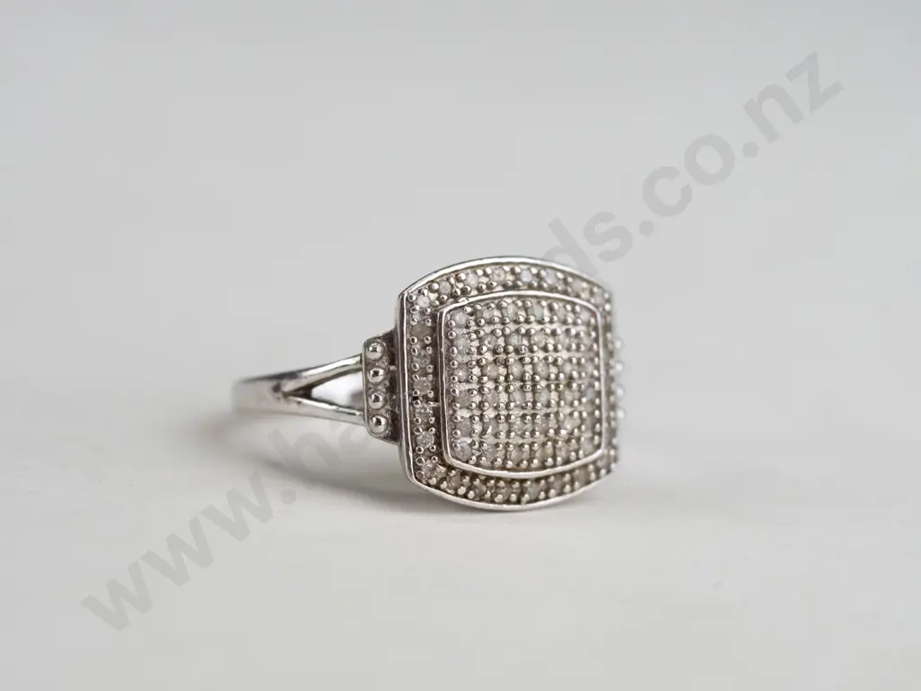 silver marcasite ring stamped 925 Image 1++