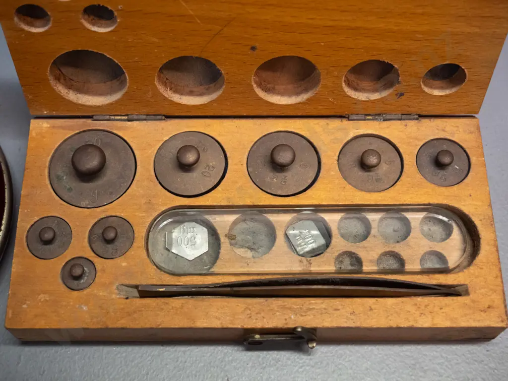 wood-cased set of gold scale weights and a Starrett USA measuring tape D-100 Image 1++