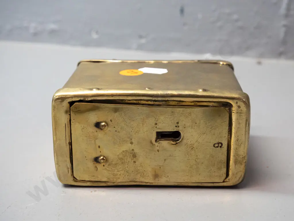 small Indian brass money box - medallion stamped Chittagong Loan Company / No. 6 - H-80 W-105 D-50 Image 1++