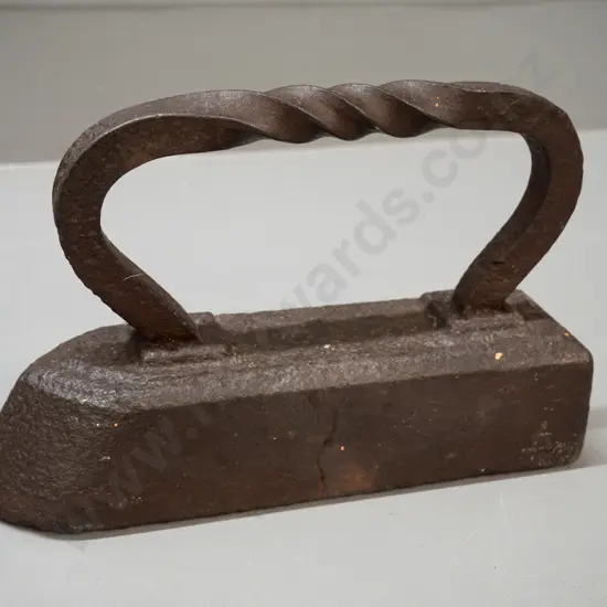 vintage heavy sad iron with twist forged handle - casting fault or mark to side H-160 L-250