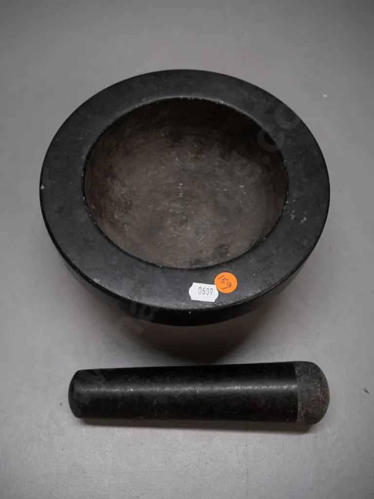 polished black stone mortar and pestle H-100 D-195 Image 1++