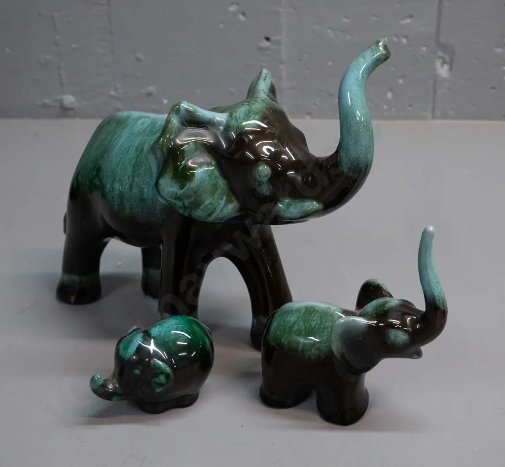 3 Blue Mountain teal pottery elephants - large H-200 L-240 and 2 smaller Image 1++
