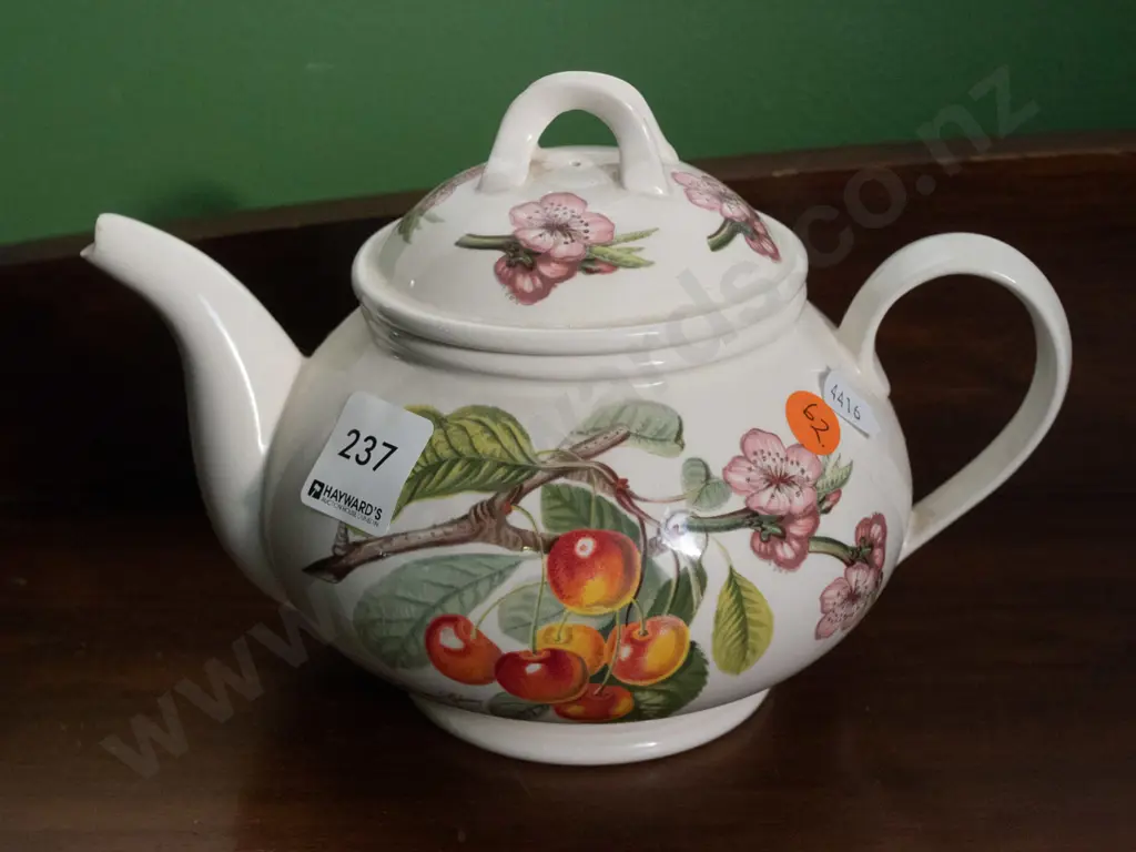 Portmeirion Pomona pattern small teapot H-150 L-210 Image 1++