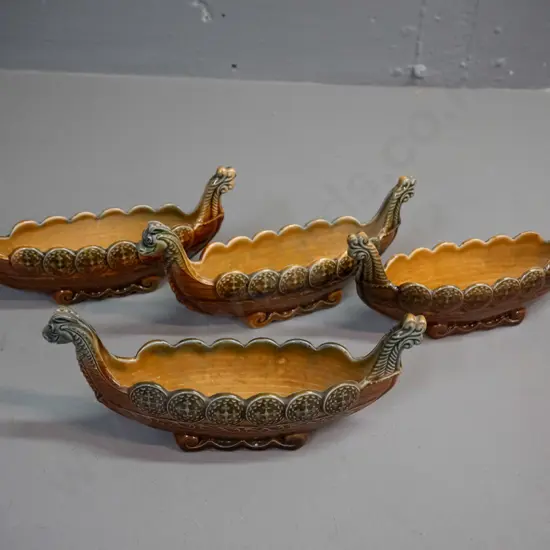 4 Wade porcelain viking long boats H-85 L-190