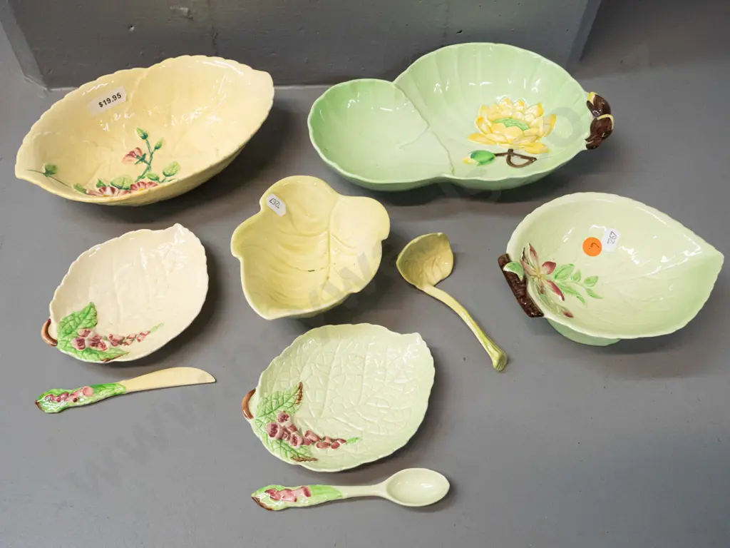 6 pieces of Carlton Ware - 5 dishes and a sauce bowl with spoon, different patterns and colours, largest is H-50 L-240 Image 1++
