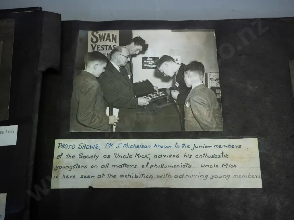 2 albums of pasted in matchbox labels and photographs of matchbox collectors, overall age wear - larger one H-260 W-390 Image 1++