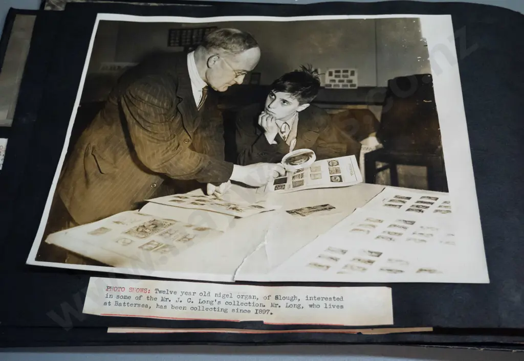 2 albums of pasted in matchbox labels and photographs of matchbox collectors, overall age wear - larger one H-260 W-390 Image 1++