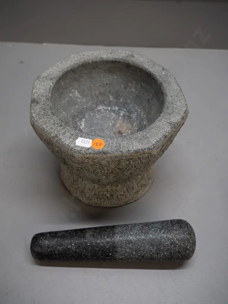 coarse finish granite hexagonal shaped mortar and pestle H-140 D-180 Image 1++