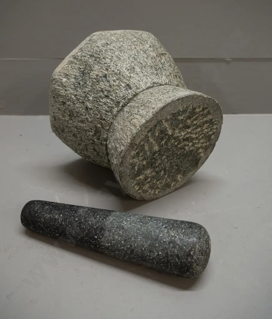 coarse finish granite hexagonal shaped mortar and pestle H-140 D-180 Image 1++