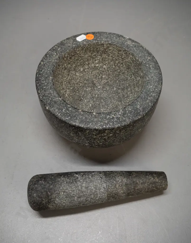 polished granite mortar and pestle - H-110 D-200 Image 1++
