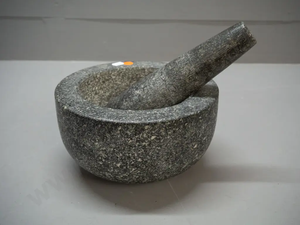 polished granite mortar and pestle - H-110 D-200 Image 1++