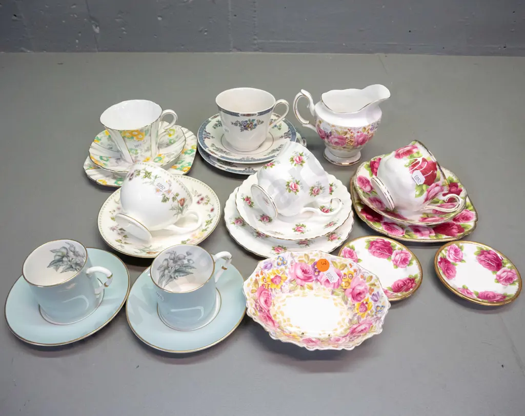assorted English bone china teaware - 3 Royal Albert trios, Wedgwood and Royal Doulton cups & saucers, 2 Royal Worcester Image 1++