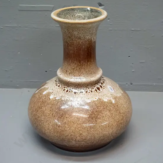large pottery vase marked Claycraft / Air Hitam Johore (Malaysia?) H-260 D-210
