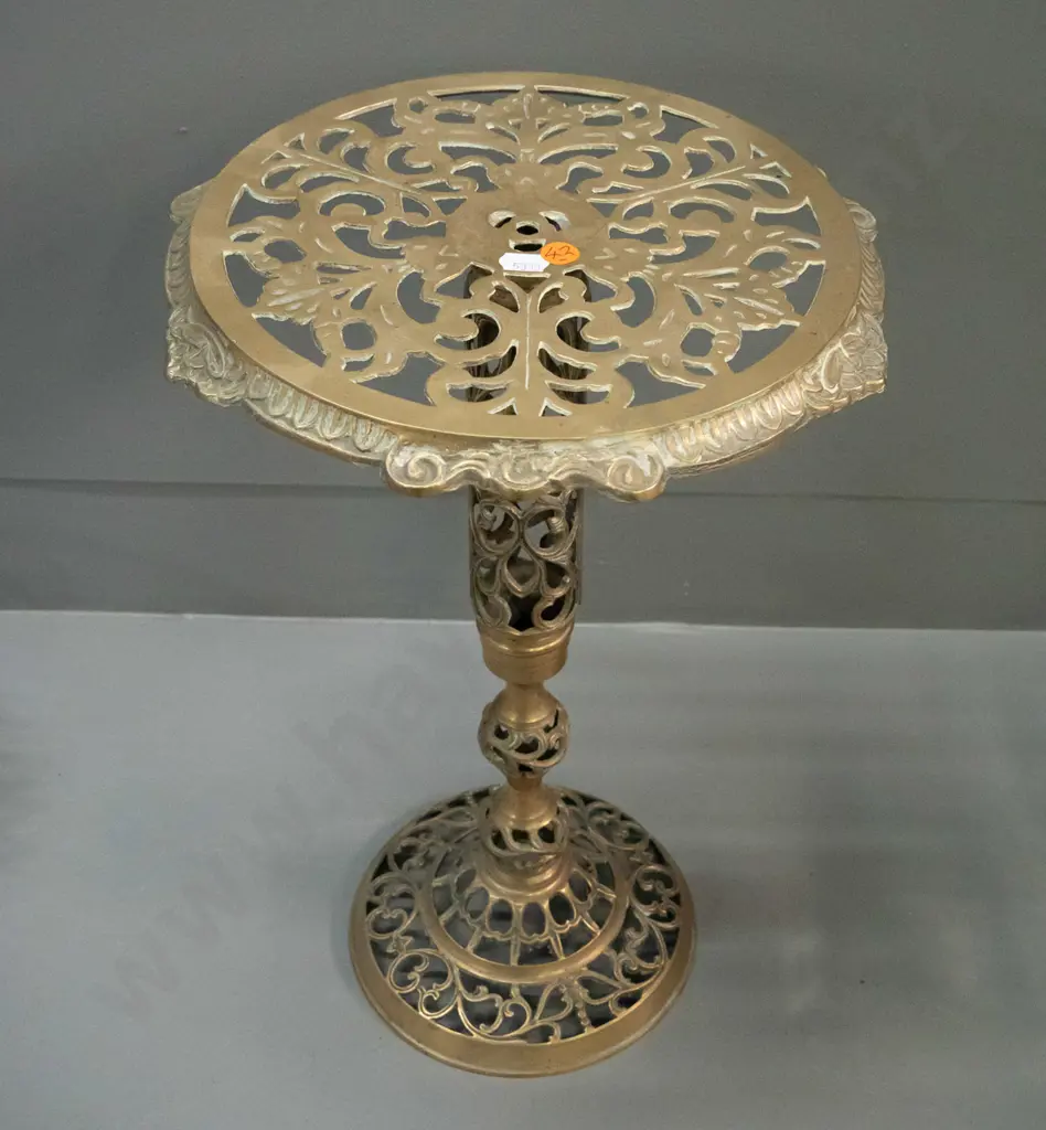 cast brass wine table with pierced scroll work decoration H-425 D-290 Image 1++