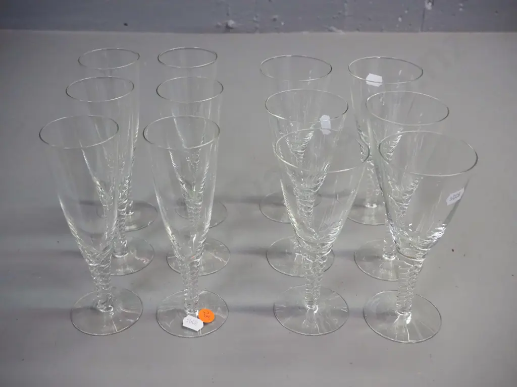 twisted stem glassware - 6 champagne flutes H-175 and 6 wine glasses Image 1++