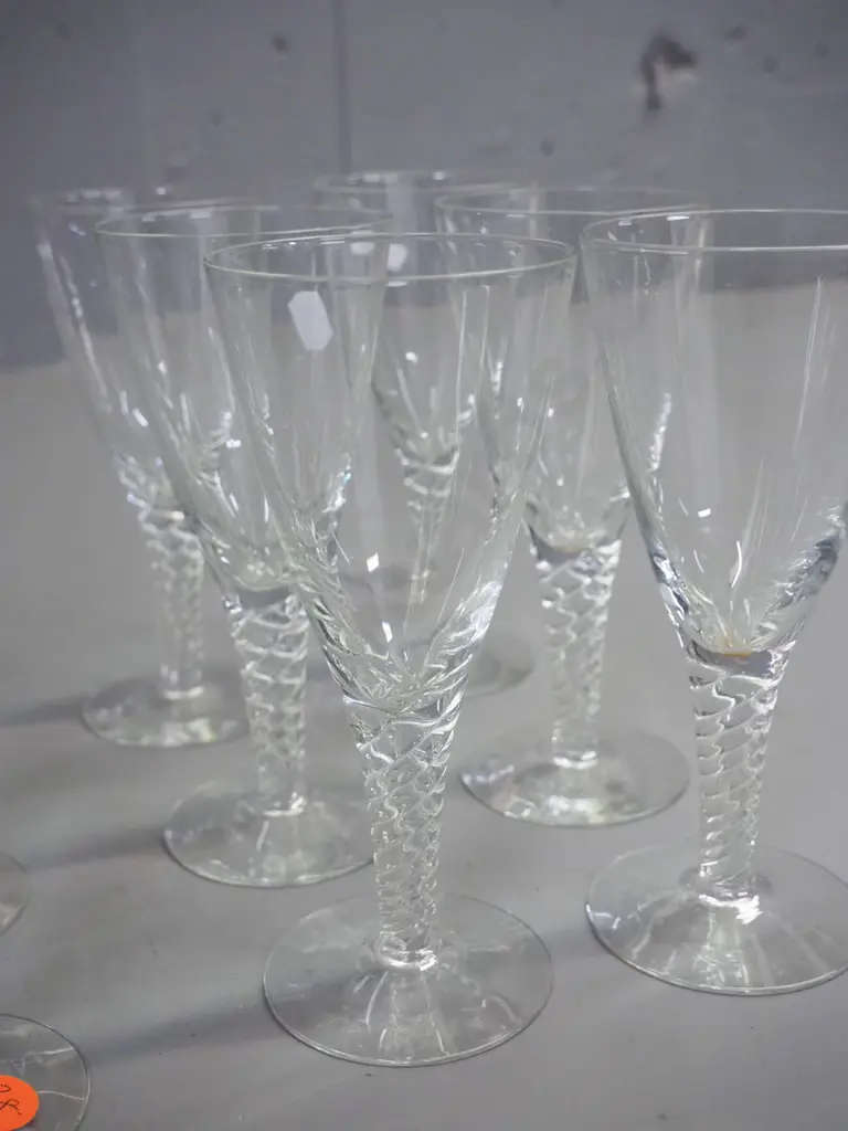 twisted stem glassware - 6 champagne flutes H-175 and 6 wine glasses Image 1++