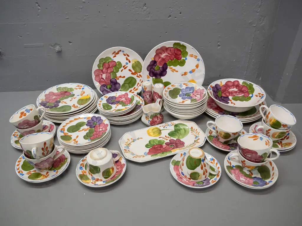 assorted Brereton Ware / Crown Lynn Fleurette hand painted tableware and a Simpsons sandwich tray. 3 sizes of plates - 4 Image 1++
