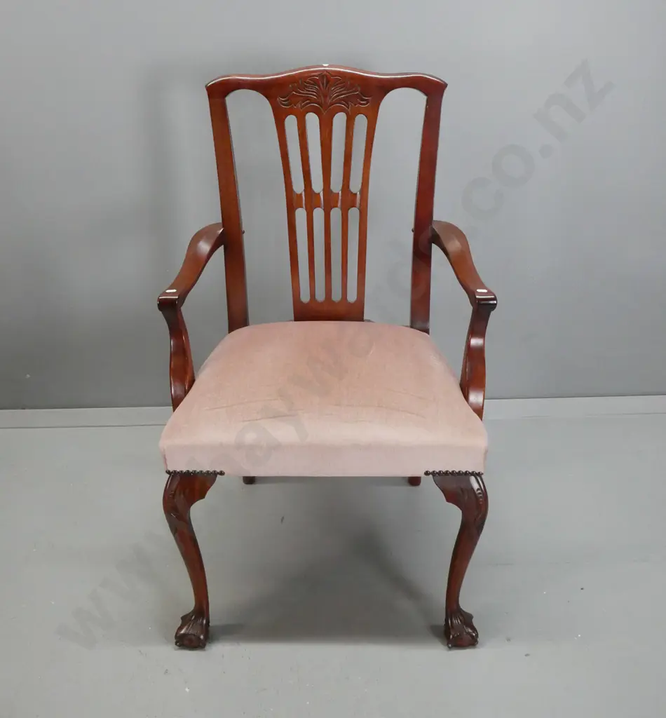mahogany double pedestal draw-leaf dining table with gadrooned edge, one leaf, 3 point carved bases with paw feet, 6 Image 1++