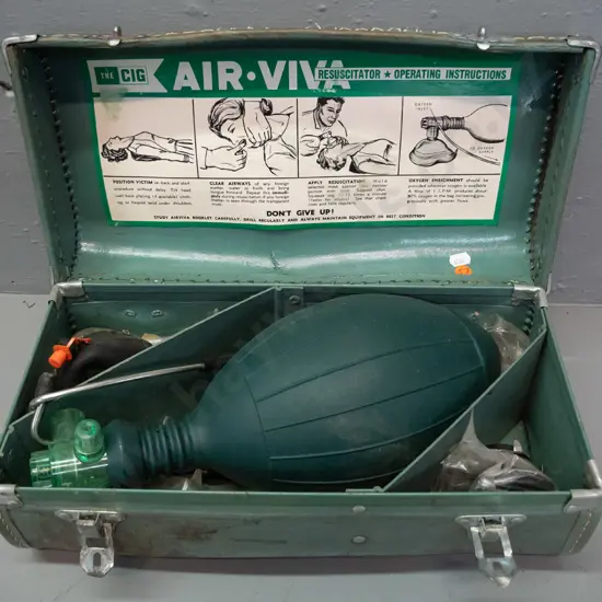 retro Air Viva oxygen mask resuscitator kit in fitted fibre case - damage to handle and stitching on case, corrosion to