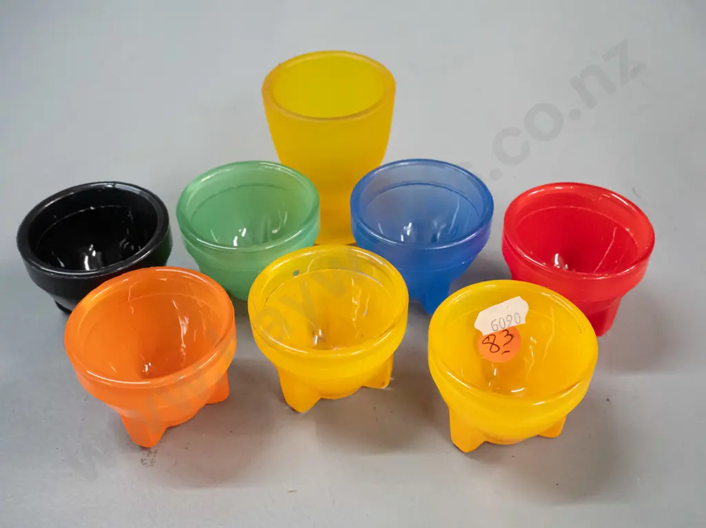 8 vintage moulded glass egg cups - 7 same shape in assorted colours and a slightly larger frosted yellow H-60 Image 1++