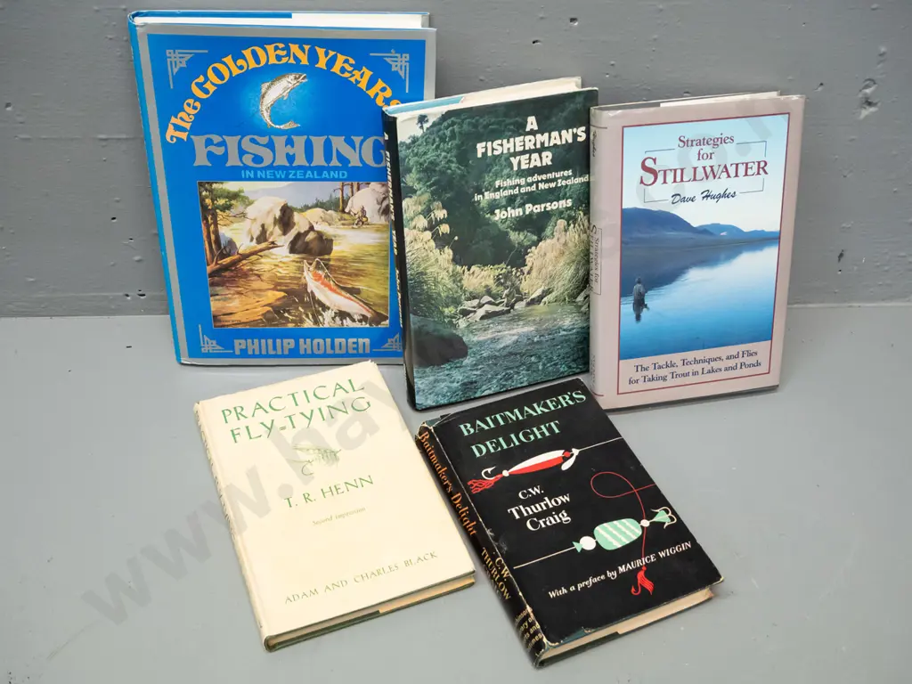 5 assorted fishing books - see photos for detail - general usage wear Image 1++