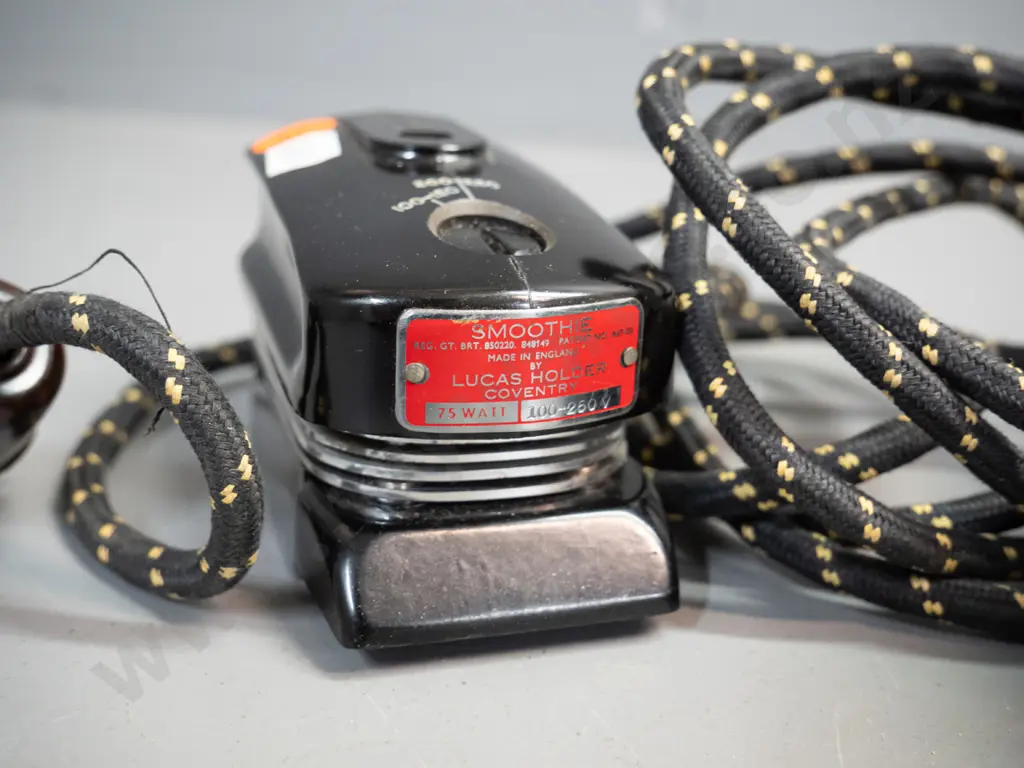 vintage travel iron - "Smoothie" made in England by Lucas Holder Coventry, in leather case H-60 L-110 Image 1++